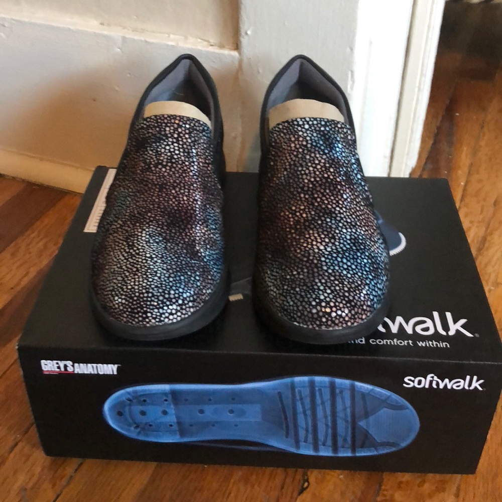 Grey’s Anatomy Softwalk clogs; Size 7 never worn